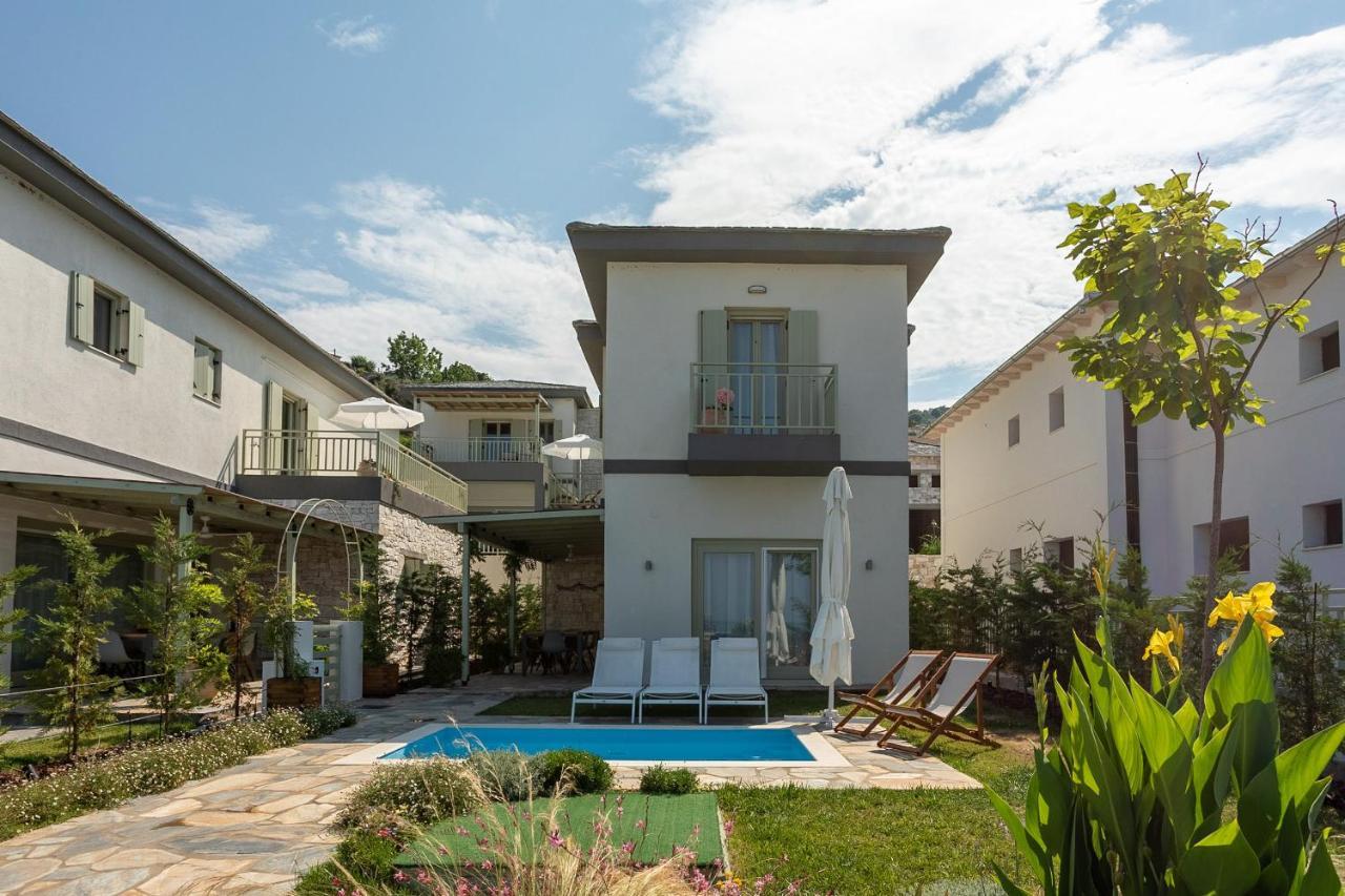 Sea And Sun Luxury Pools' Villas Chorefton Exterior photo