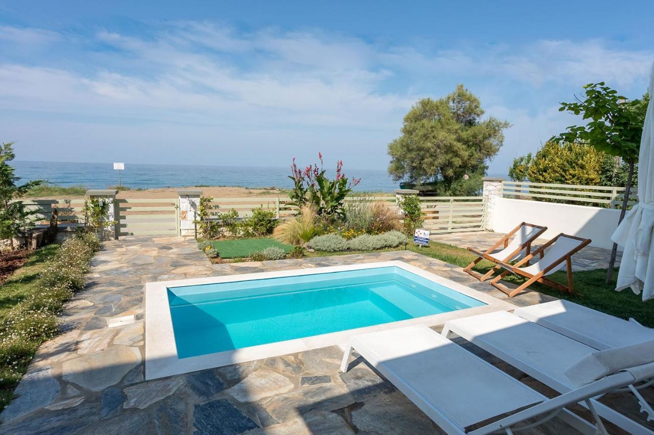 Sea And Sun Luxury Pools' Villas Chorefton Exterior photo