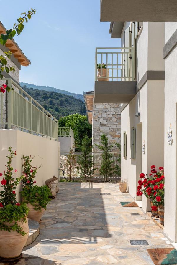Sea And Sun Luxury Pools' Villas Chorefton Exterior photo