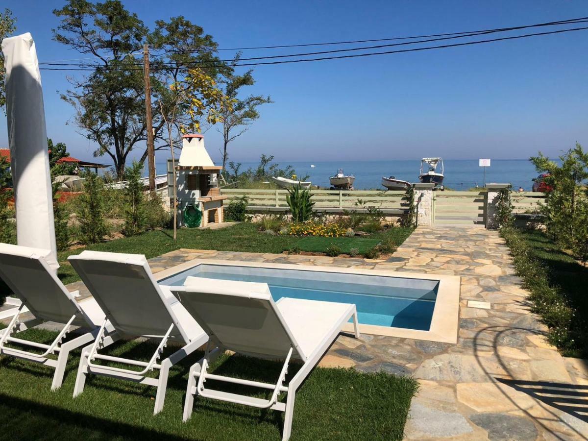 Sea And Sun Luxury Pools' Villas Chorefton Exterior photo